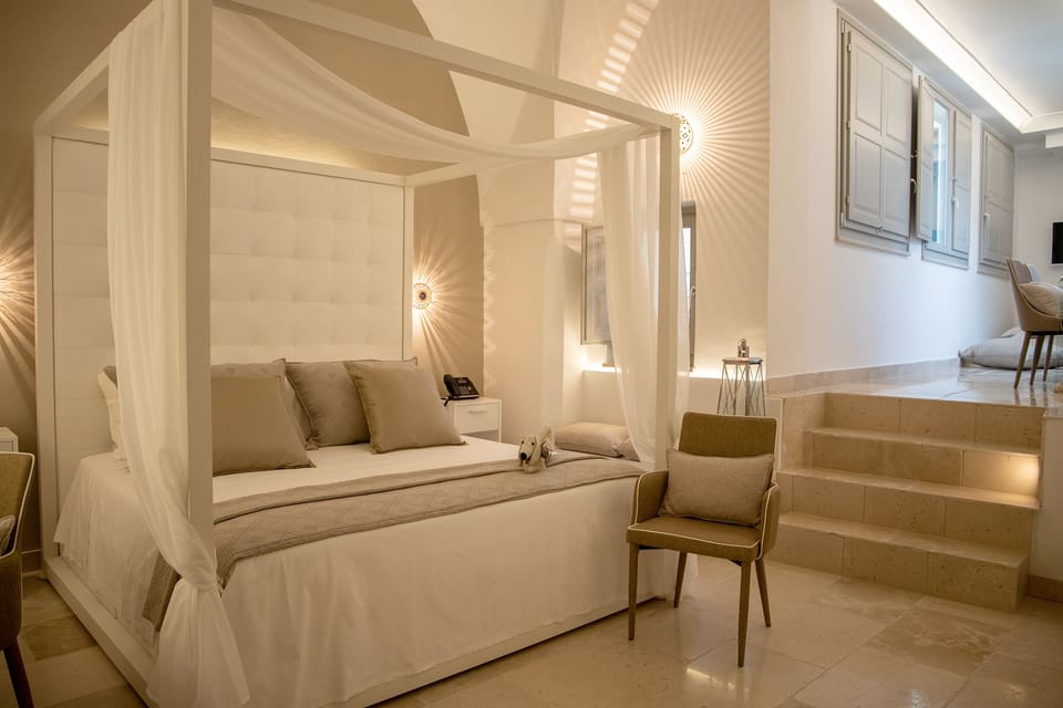 Comfort Suite, 1 Queen Bed with Sofa bed, Mezzanine | Hypo-allergenic bedding, minibar, in-room safe, desk