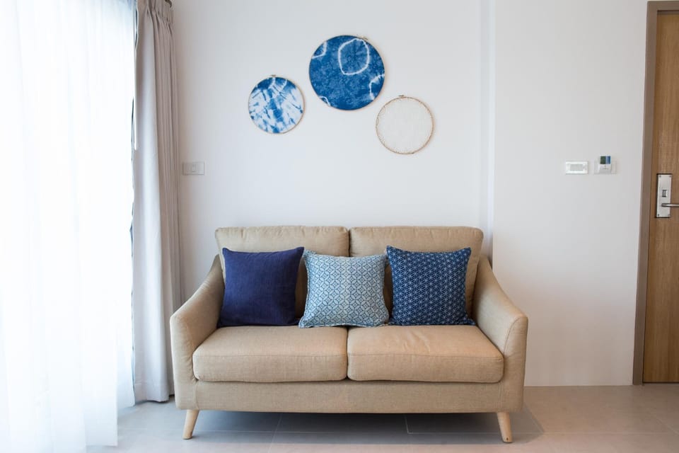 Family Suite, 2 Bedrooms (2 King Beds) | Living room | Smart TV, Netflix