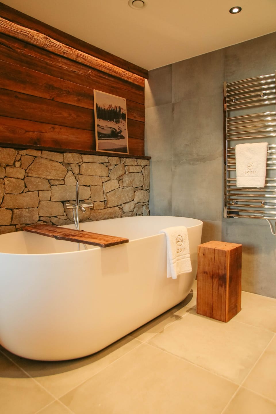Luxury Suite (Princes Évêques) | Bathroom | Free toiletries, hair dryer, bathrobes, slippers