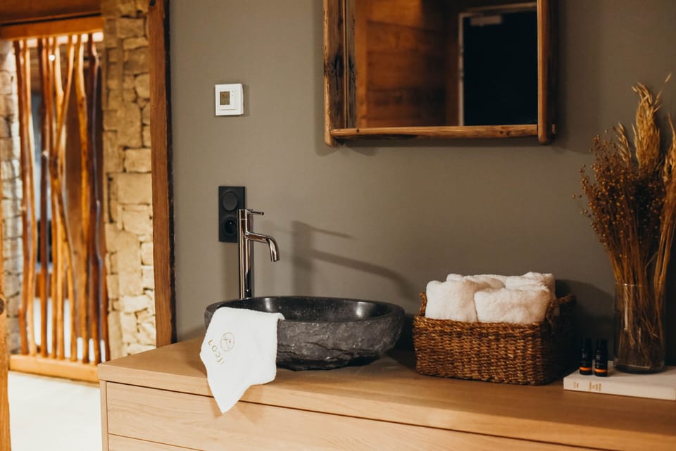 Sauna, hot tub, steam room, massages