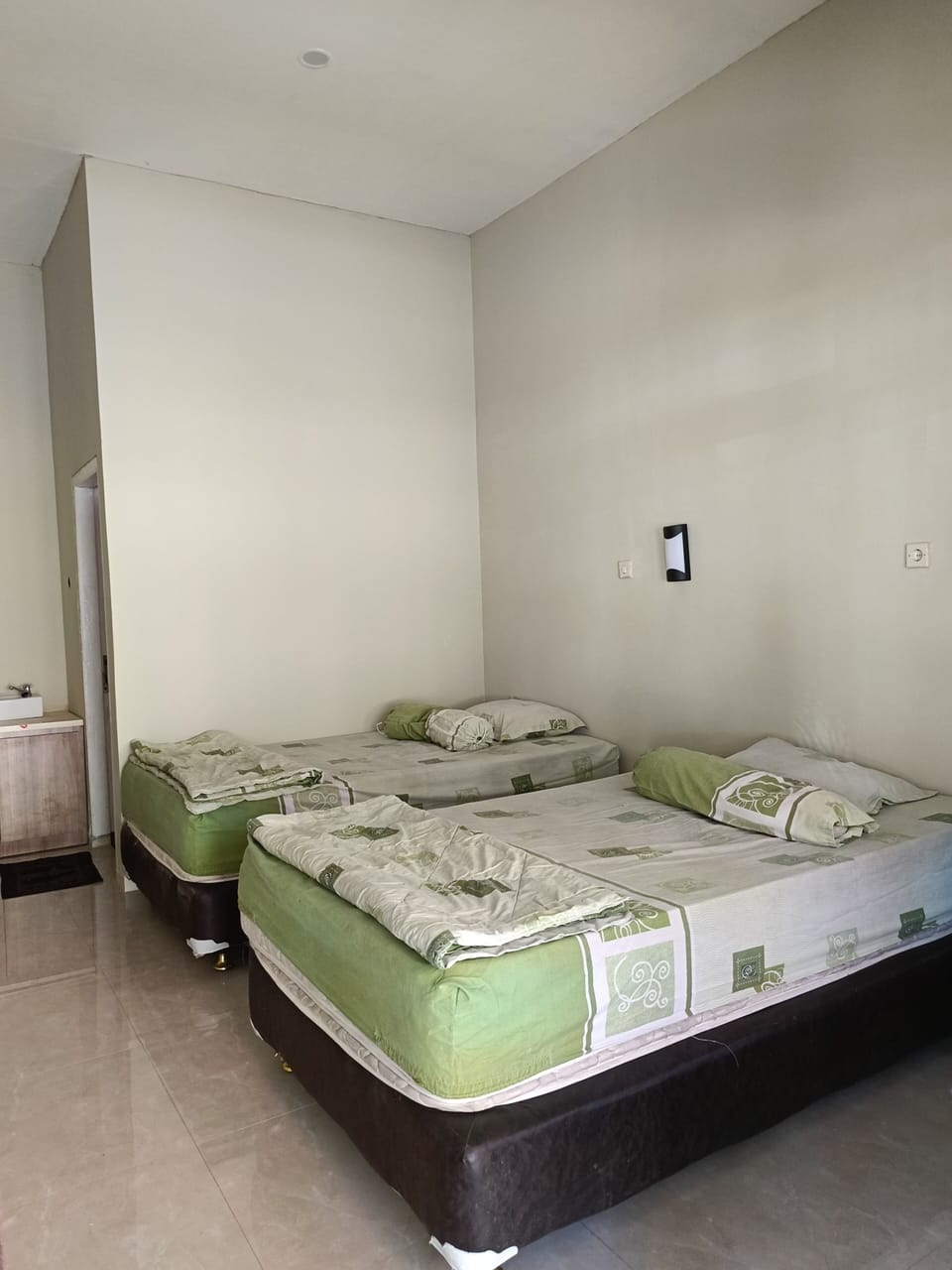 Standard Twin Room | Soundproofing