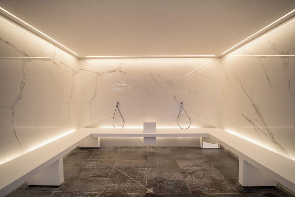 Couples treatment rooms, sauna, body treatments, facials