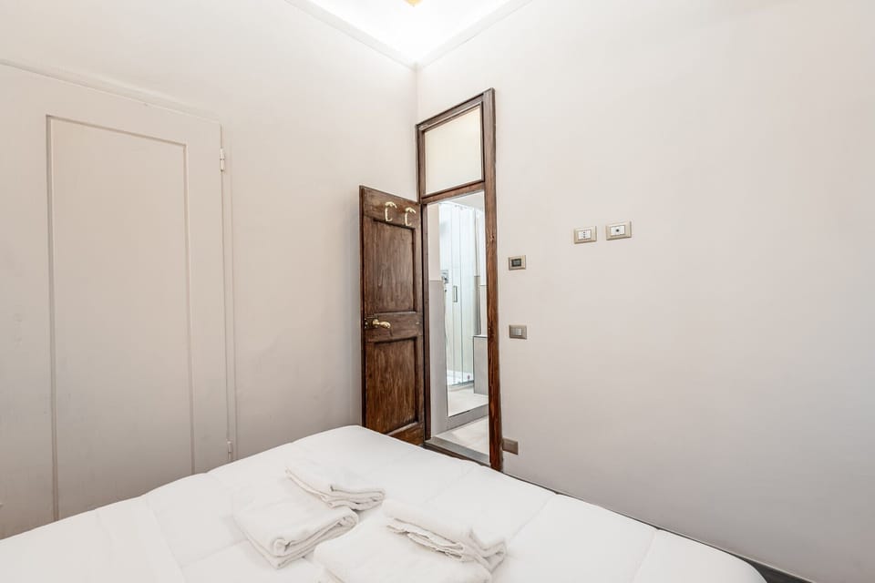 Studio | WiFi (free), bed sheets
