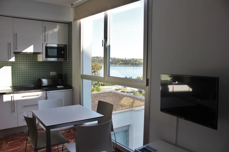 Comfort Apartment, 1 Bedroom, Beachside | Iron/ironing board, bed sheets, wheelchair access