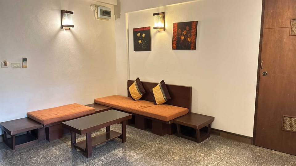 Junior Suite | Desk, WiFi (free), bed sheets