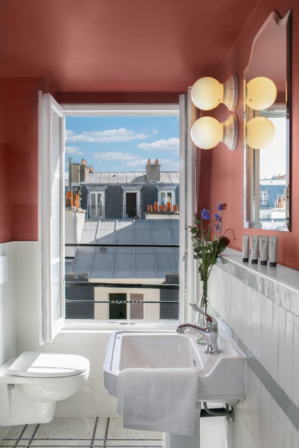 Superior Double Room | Bathroom | Shower, rainfall showerhead, free toiletries, hair dryer