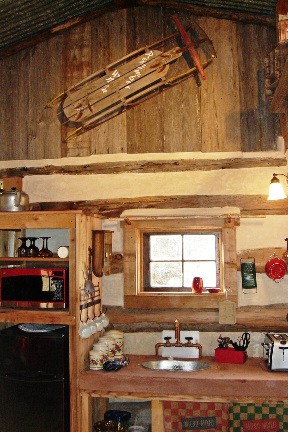 Zermatt Log Cabin | Private kitchenette | Fridge, microwave, coffee/tea maker, toaster oven