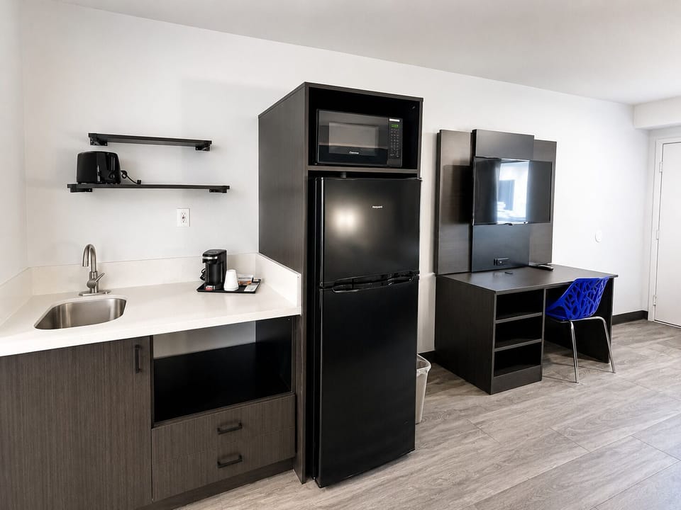 Fridge, microwave, coffee/tea maker