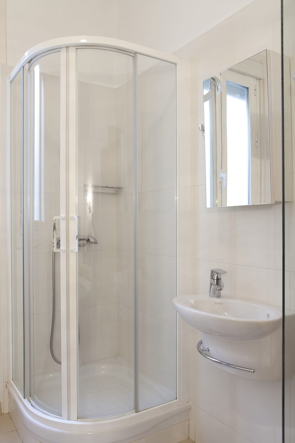 Single Room, 1 Twin Bed, Shared Bathroom | Desk, iron/ironing board, free WiFi, bed sheets