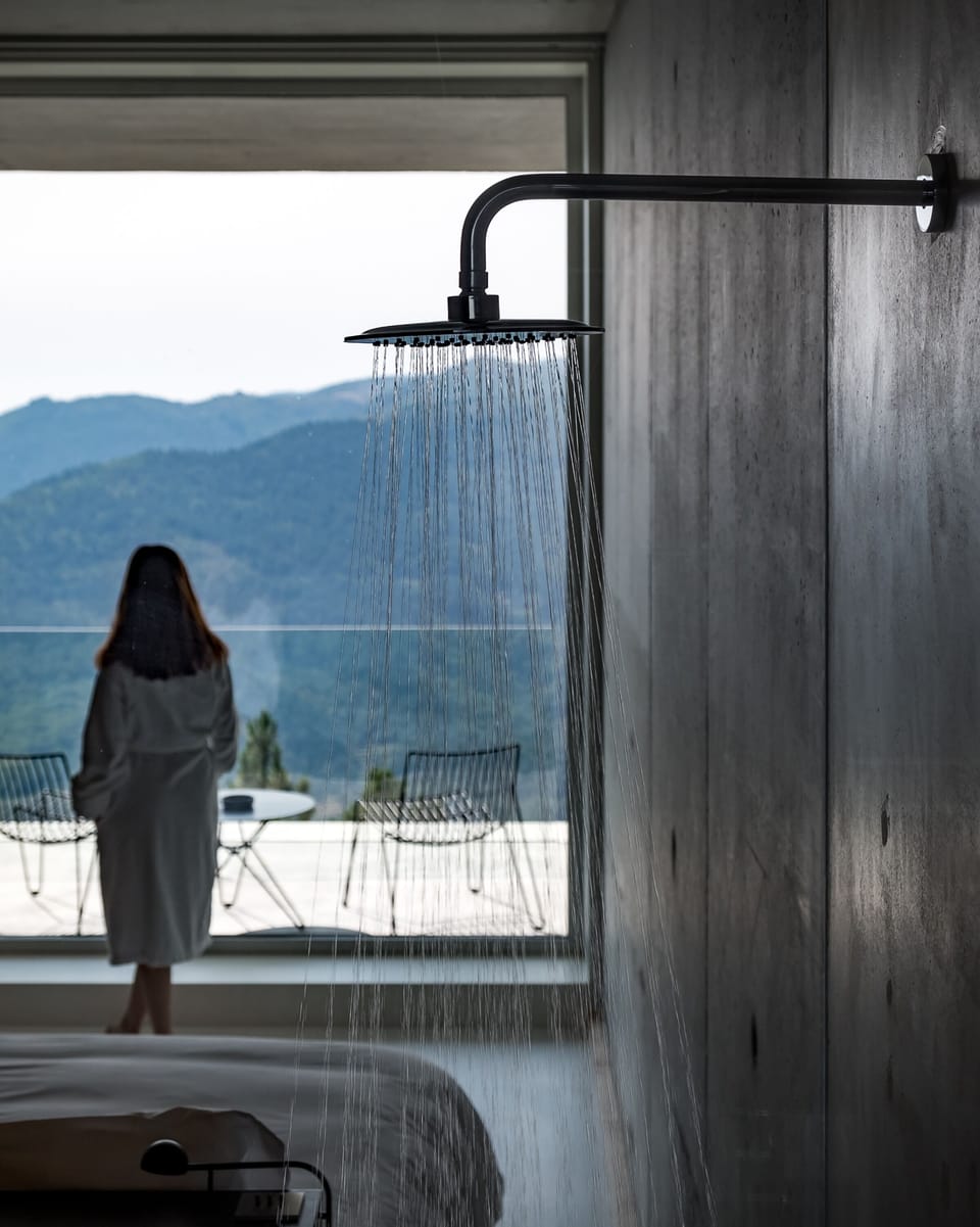 Premium Panorama | Bathroom | Shower, free toiletries, hair dryer, bathrobes