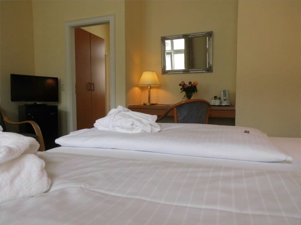In-room safe, desk, free WiFi, bed sheets