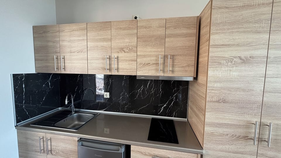 Superior Studio (3 adults) | Private kitchen | Mini-fridge, stovetop, electric kettle