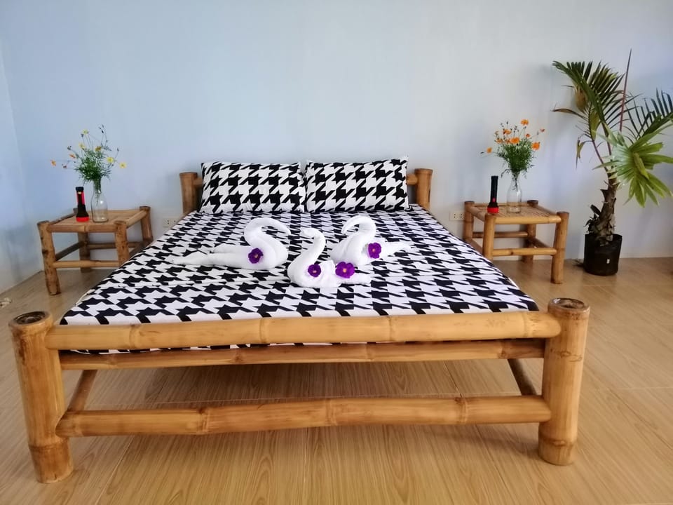 In-room safe, soundproofing, bed sheets