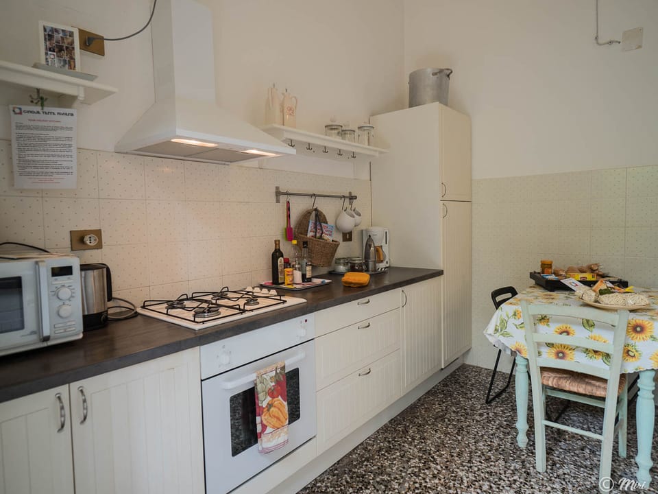 Apartment, 5 Bedrooms, 2 Bathrooms, Beachside | Private kitchen | Fridge, microwave, oven, stovetop