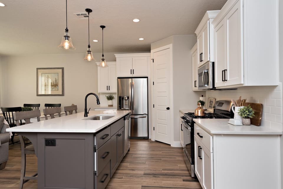 House, Multiple Beds, Mountain View (Winchester Way) | Private kitchen | Fridge, microwave, oven, stovetop