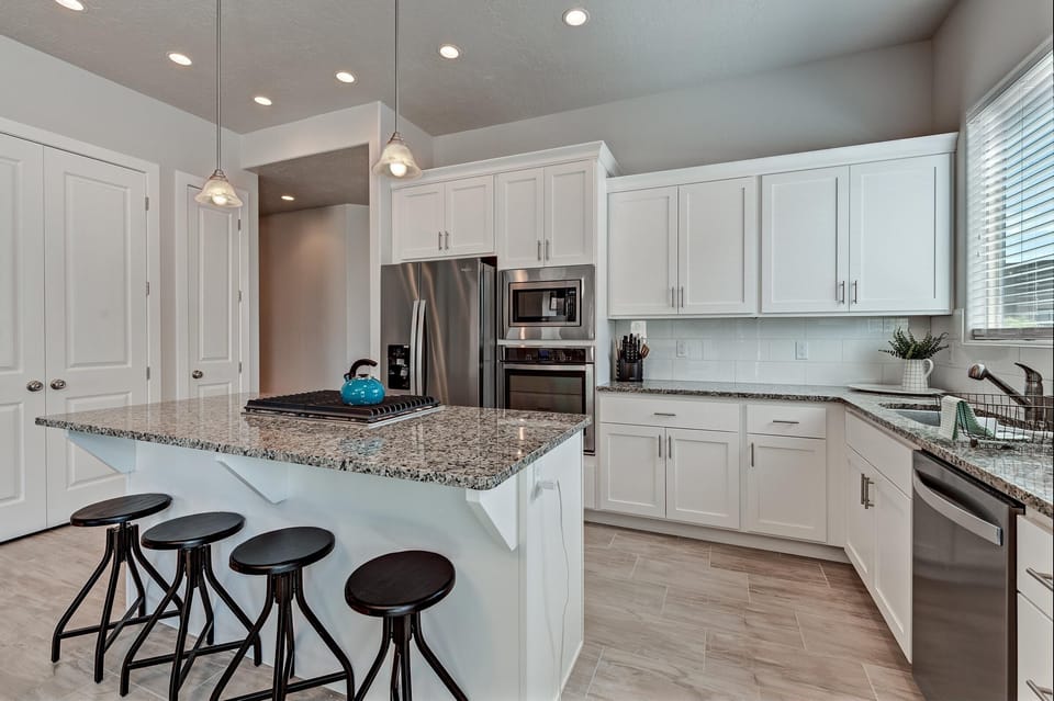 House, Multiple Beds, Mountain View (The Perfect Escape) | Private kitchen | Fridge, microwave, oven, stovetop
