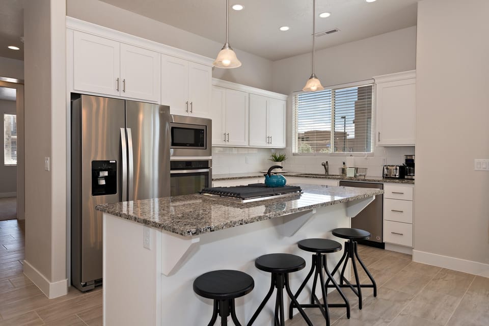 House, Multiple Beds, Mountain View (The Perfect Escape) | Private kitchen | Fridge, microwave, oven, stovetop