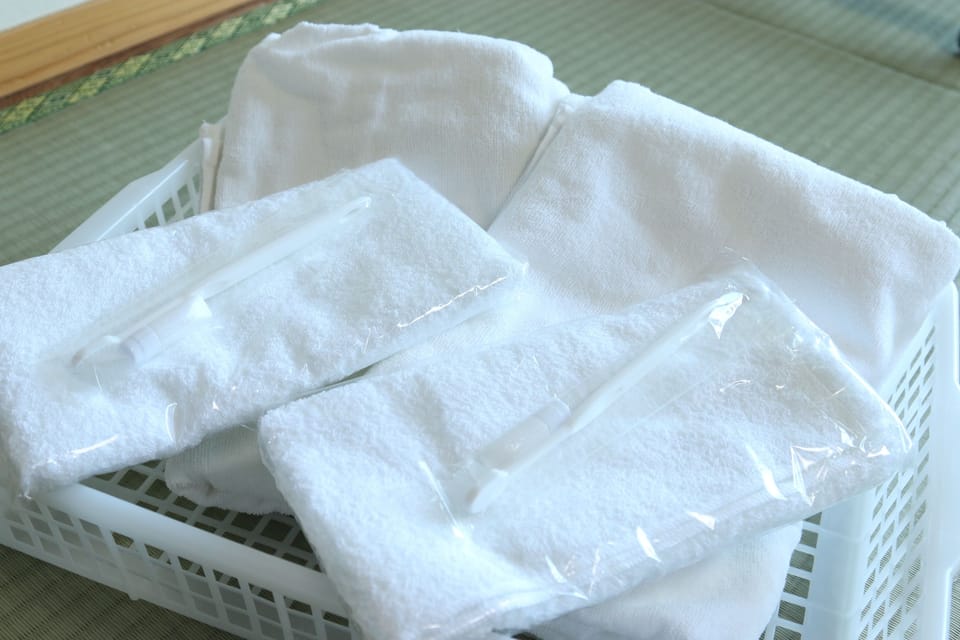 Japanese Style Room, Shared Bathroom | Bathroom amenities | Free toiletries, hair dryer, slippers, towels