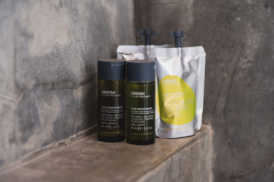 Junior Studio Suite, Garden View | Bathroom | Shower, hair dryer, towels, soap