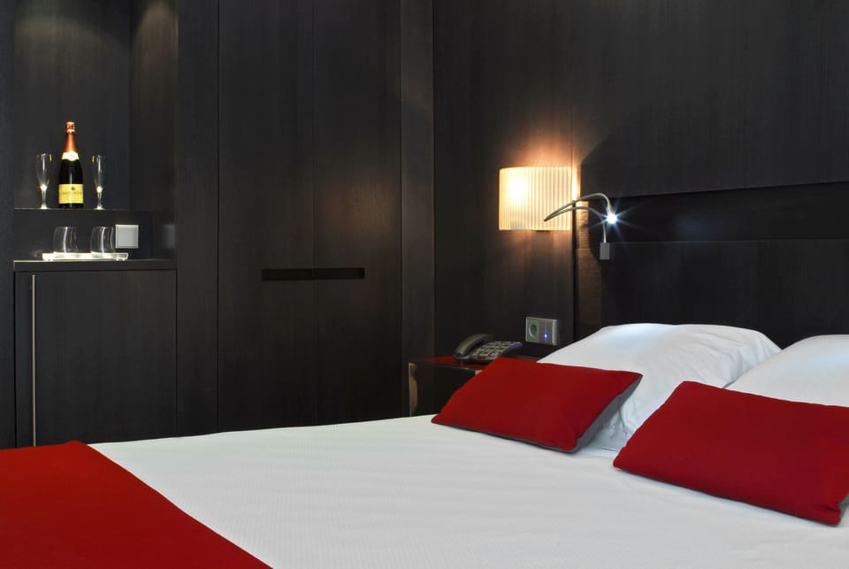 Minibar, in-room safe, desk, soundproofing