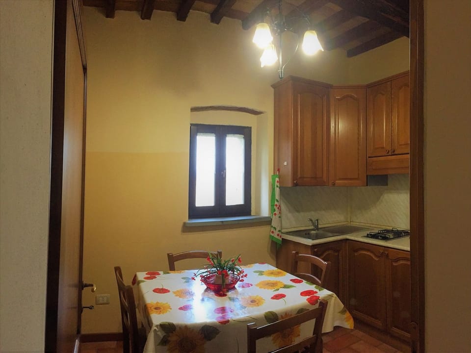 Apartment, Park View (Perseo) | Private kitchen | Full-size fridge, microwave, stovetop, cookware/dishes/utensils