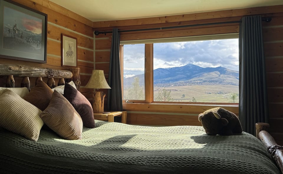 Deluxe Room, 1 Queen Bed, Mountain View | Mountain view