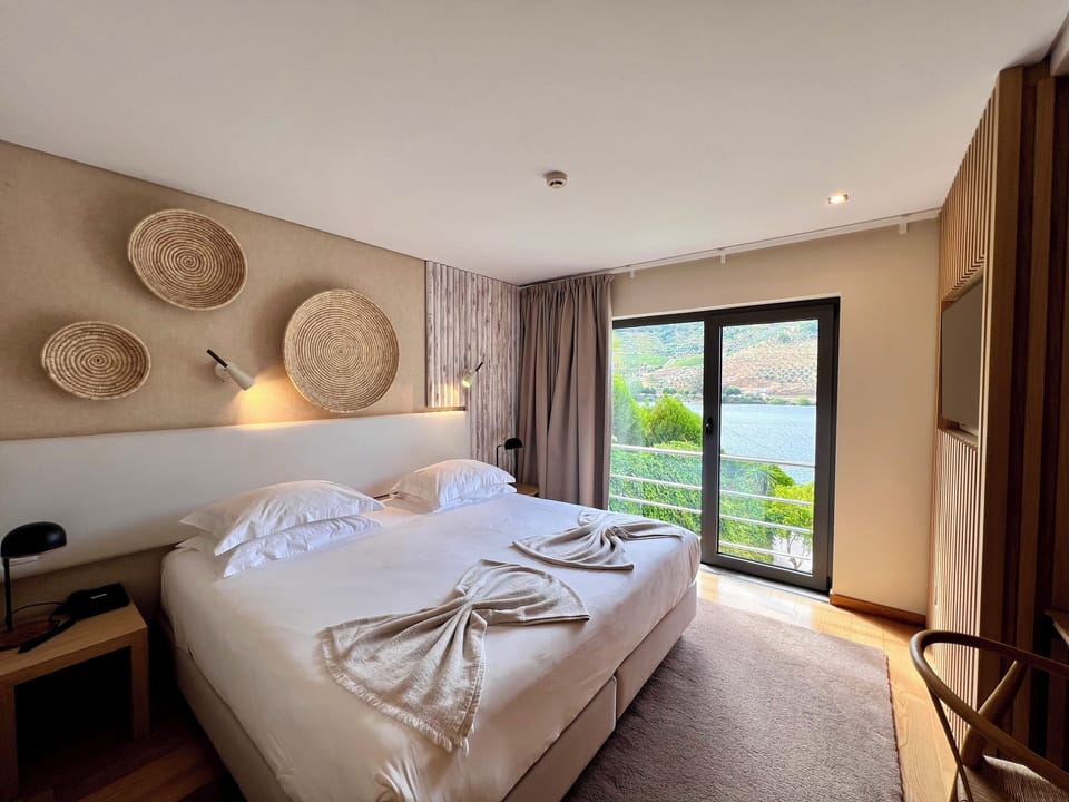 Standard Double Room, River View | 1 bedroom, desk, blackout drapes, soundproofing