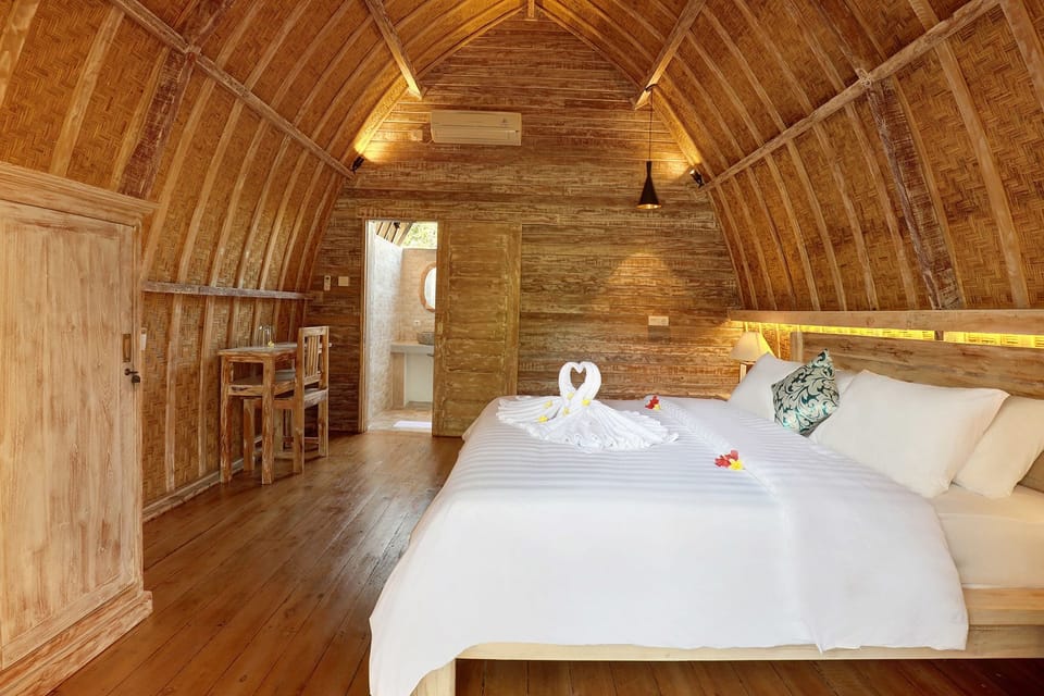 Desk, rollaway beds, free WiFi, bed sheets