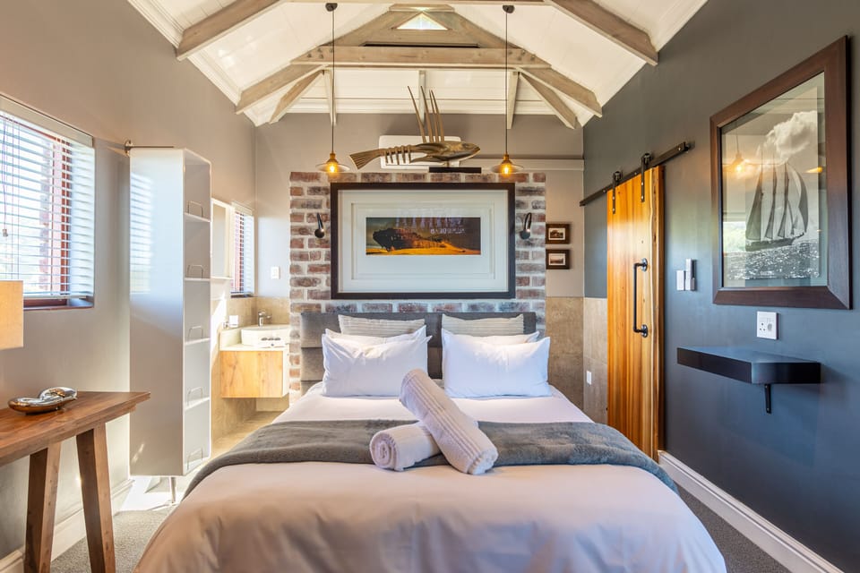 Luxury Studio Suite | 1 bedroom, in-room safe, individually decorated, individually furnished