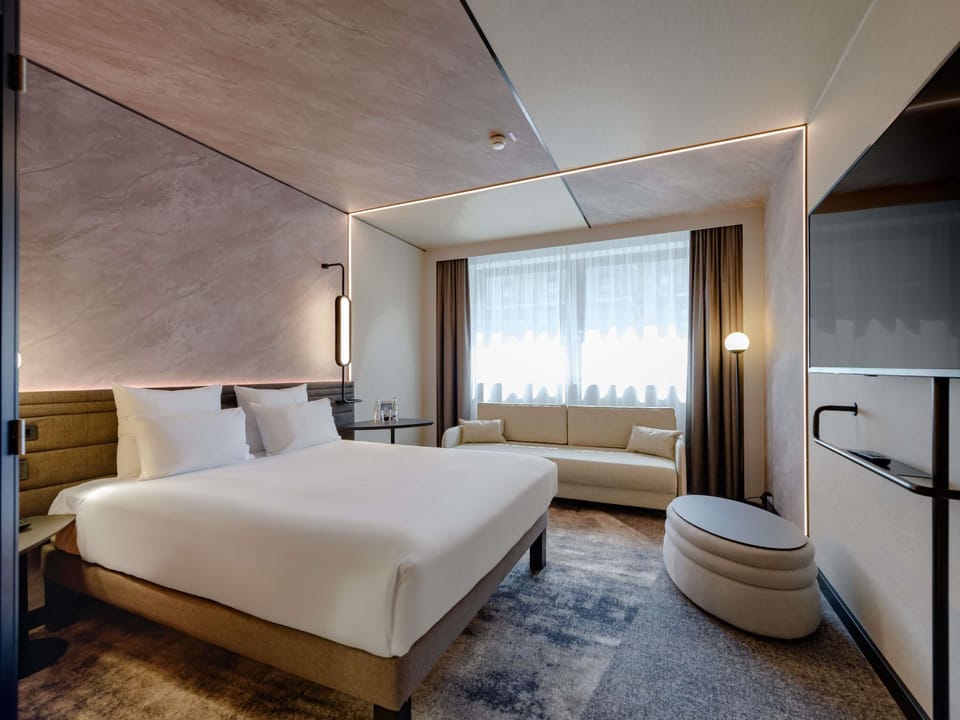 Superior Room, 1 Double Bed with Sofa bed | Premium bedding, in-room safe, laptop workspace, blackout drapes