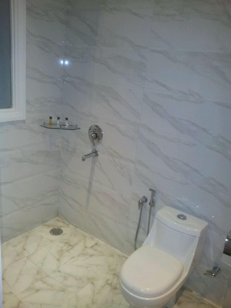 Deluxe Double Room | Bathroom | Shower, rainfall showerhead