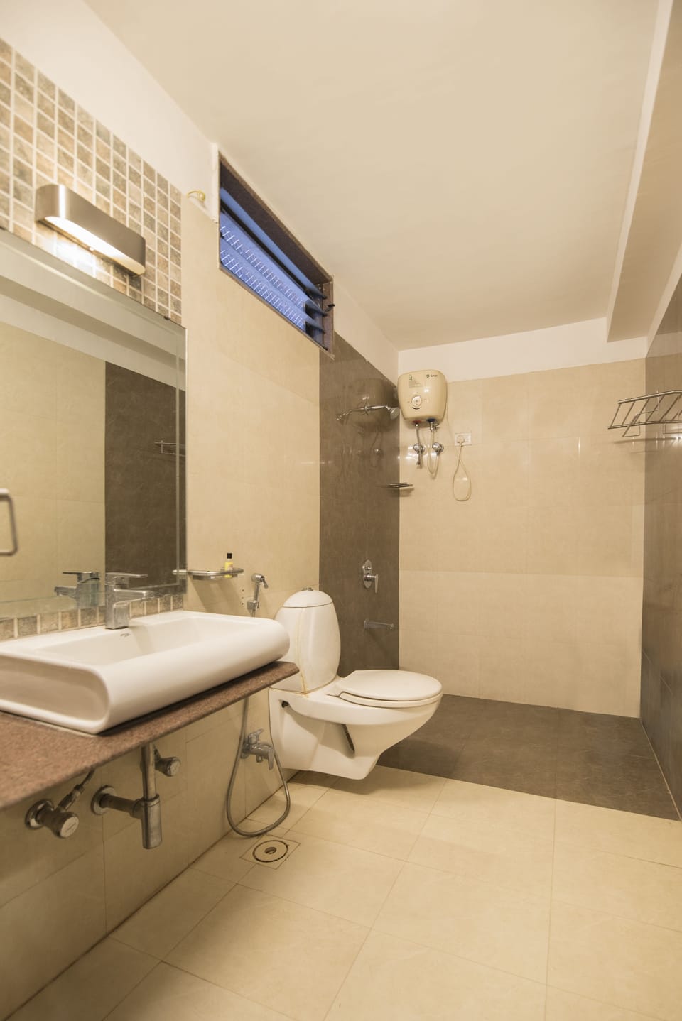 Regency Room | Soundproofing, bed sheets