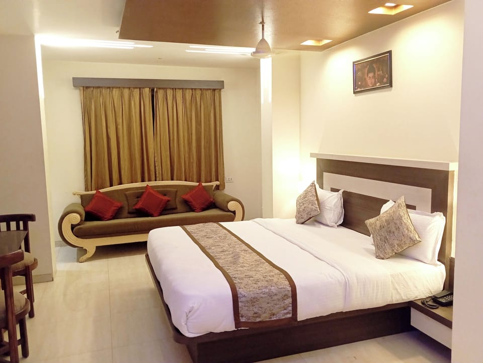 Royal Room | Soundproofing, bed sheets