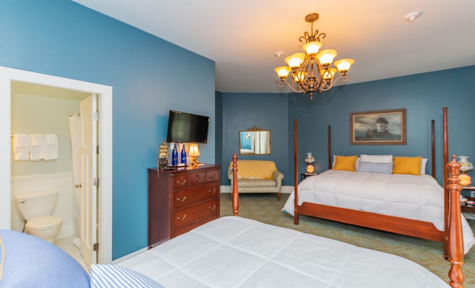 Triple Room (Osborne) | Iron/ironing board, free WiFi, bed sheets