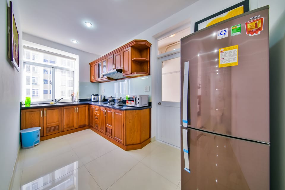 Comfort Apartment, 2 Bedrooms, Non Smoking, City View | In-room dining