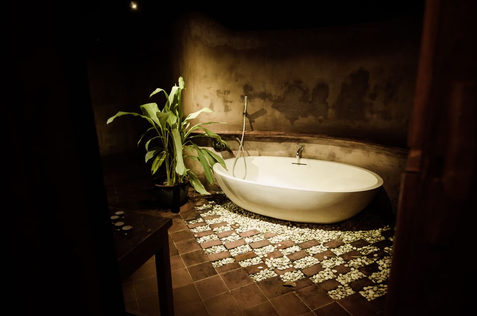 Executive Bungalow | Deep soaking bathtub