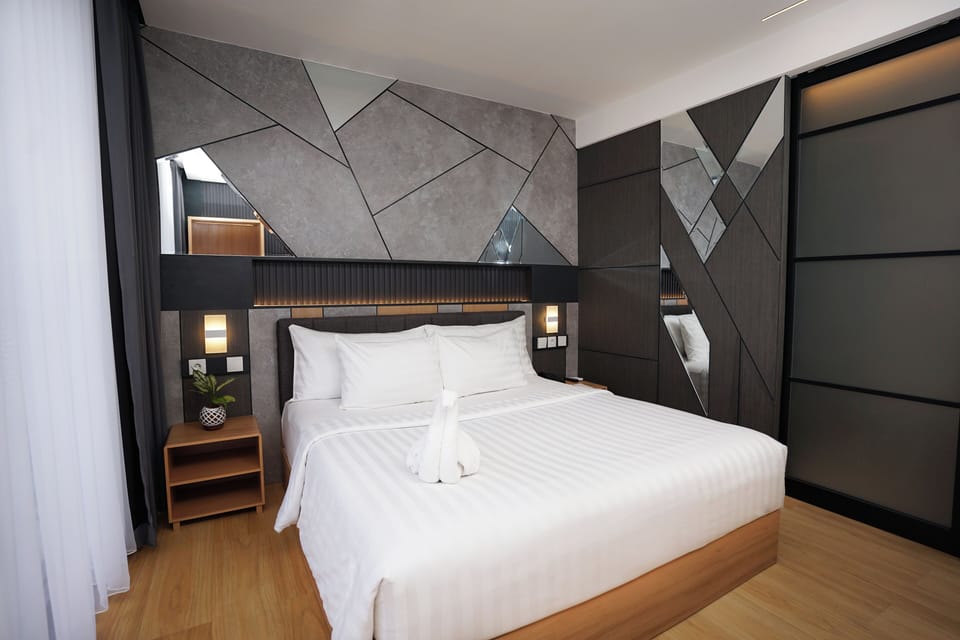 Premier Double Room | In-room safe, free WiFi, bed sheets
