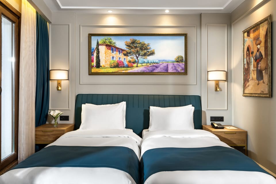 Deluxe Twin Room, 1 Bedroom, Ground Floor | 1 bedroom, minibar, in-room safe, desk