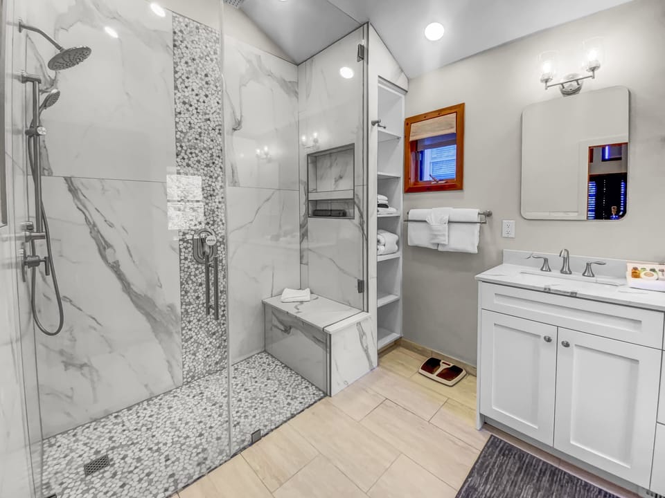 Main Street Lookout 3 Bedroom Townhouse by RedAwning Apartment in Park City