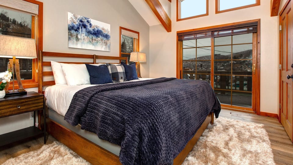 Main Street Lookout 3 Bedroom Townhouse by RedAwning Apartment in Park City