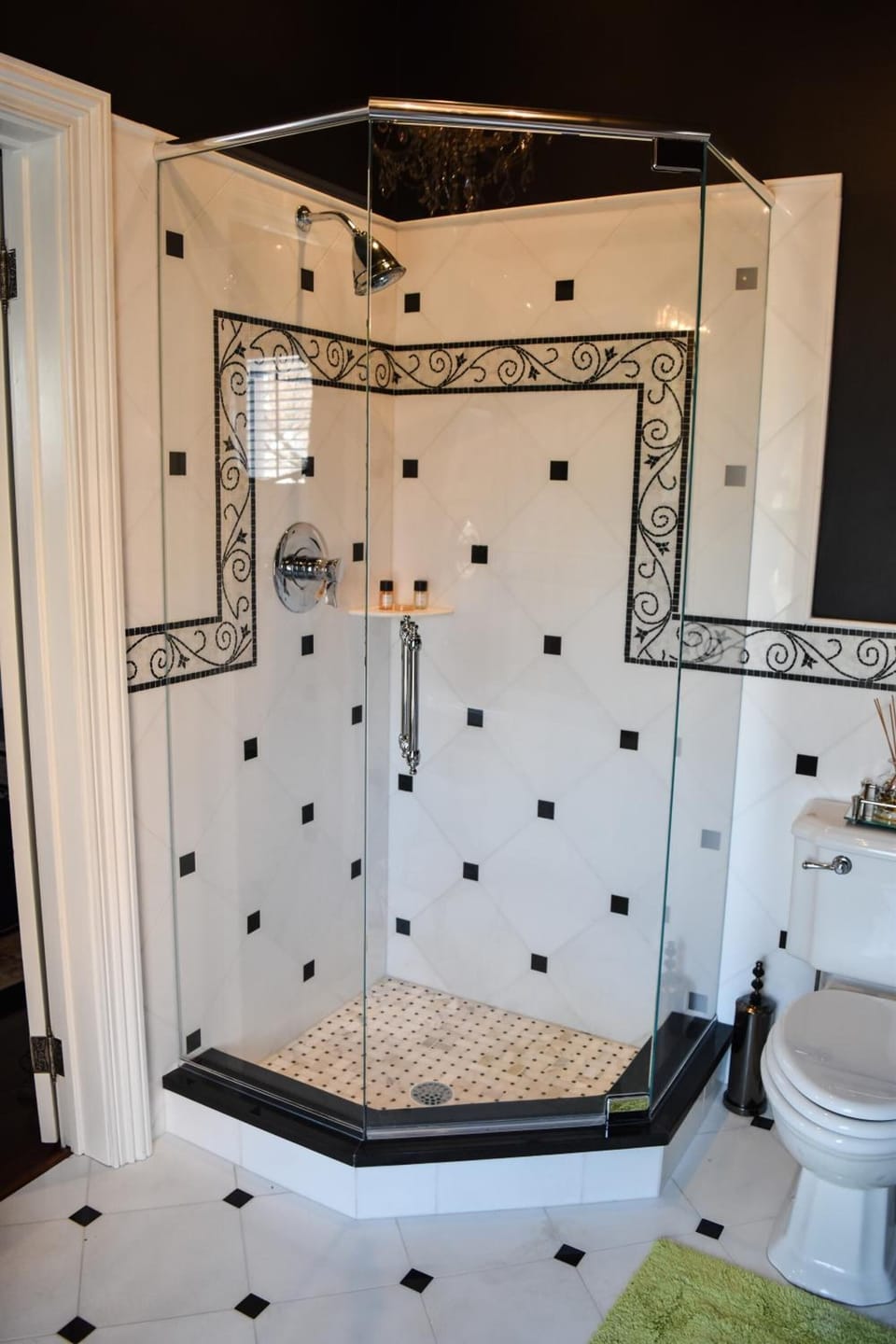 Sawyer Scott Room | Bathroom | Free toiletries, hair dryer, bathrobes, towels