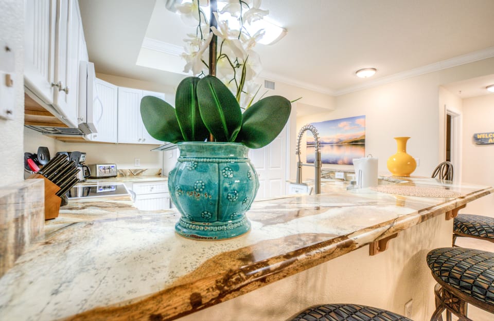 Condo, 3 Bedrooms, Balcony, Beachfront (2302) | 1 bedroom, individually decorated, individually furnished, desk
