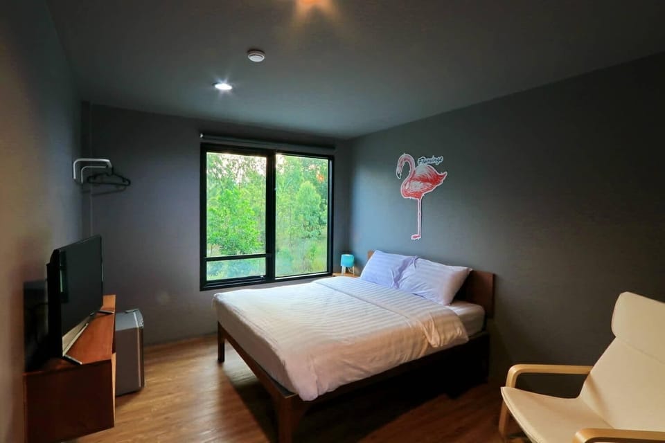 Blackout drapes, soundproofing, rollaway beds, free WiFi