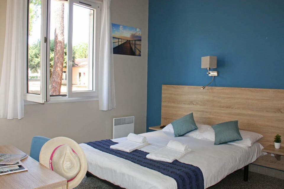 Room, 2 Bedrooms, Connecting Rooms | 1 bedroom, iron/ironing board, free WiFi, bed sheets