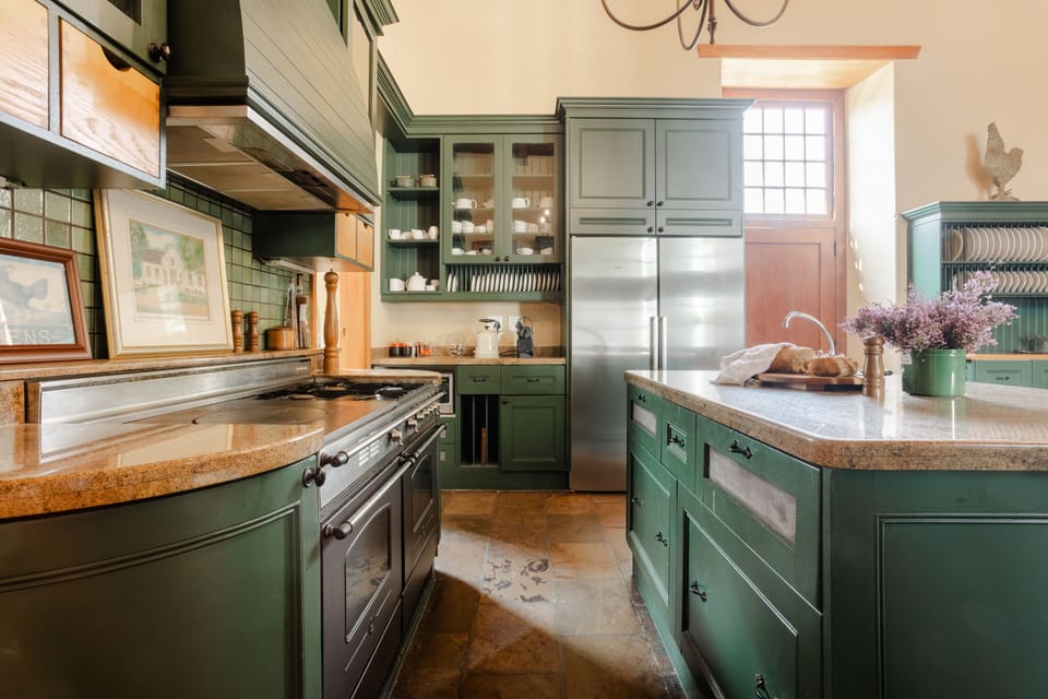 Grand House, 4 Bedrooms, Mountain View | Private kitchen | Electric kettle