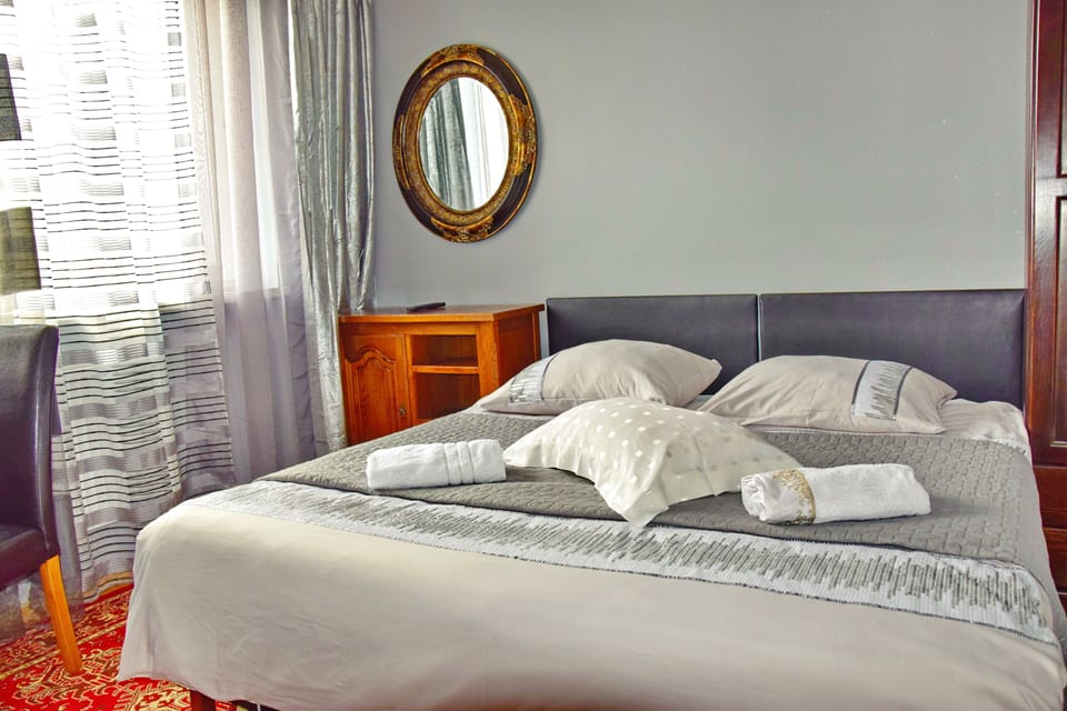 Double Room | Iron/ironing board, free WiFi, bed sheets