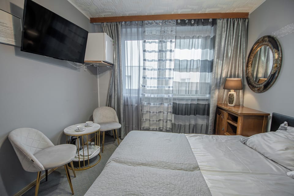 Double Room | Iron/ironing board, free WiFi, bed sheets