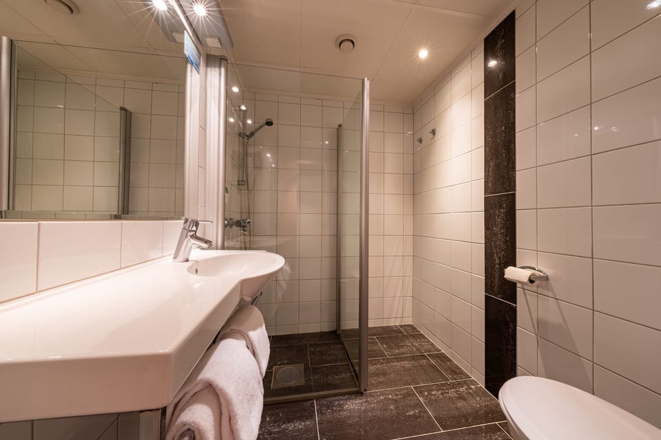 Free toiletries, hair dryer, bathrobes, towels