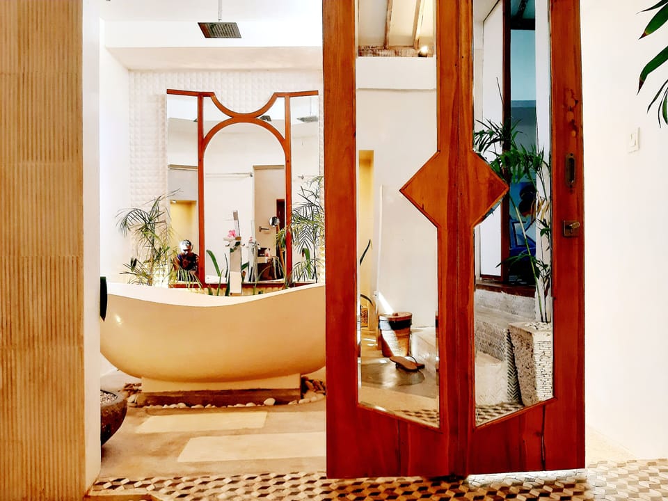 Royal One-Bedroom Villa with Lagoon Private Pool | Bathroom | Separate tub and shower, deep soaking tub, free toiletries, slippers