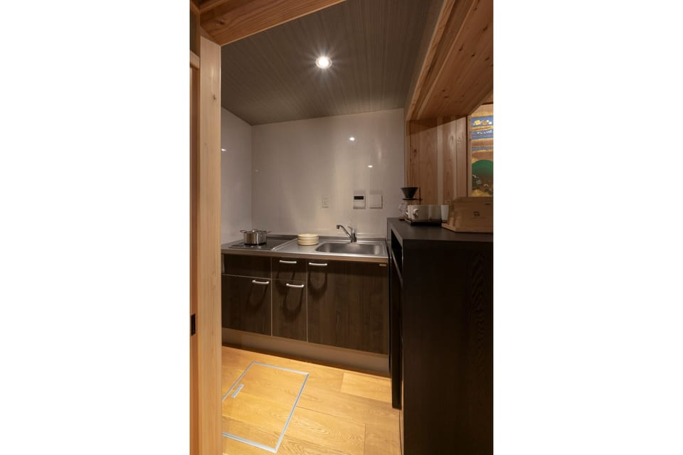 Private Vacation Home | Private kitchen | Fridge, microwave, stovetop, coffee/tea maker